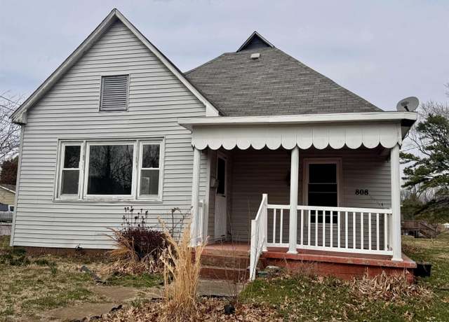 Property at 808 W White St, Marion, IL 62959, 2 beds, 1 bath