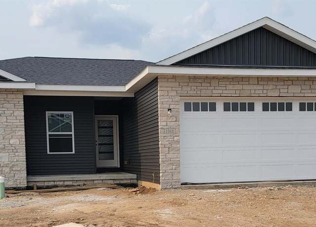 Property at 1311 Hillcrest Dr, Chillicothe, IL 61523, 4 beds, 3 baths