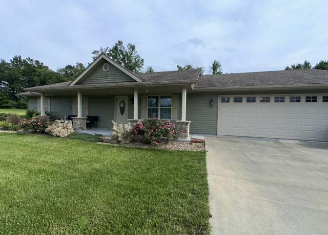 Property at 12101 Blue Sky Dr, Marion, IL 62959, 3 beds, 2 baths