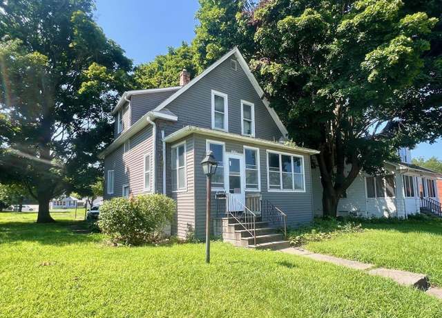 Property at 5414 3rd Ave, Moline, IL 61265, 3 beds, 1 bath