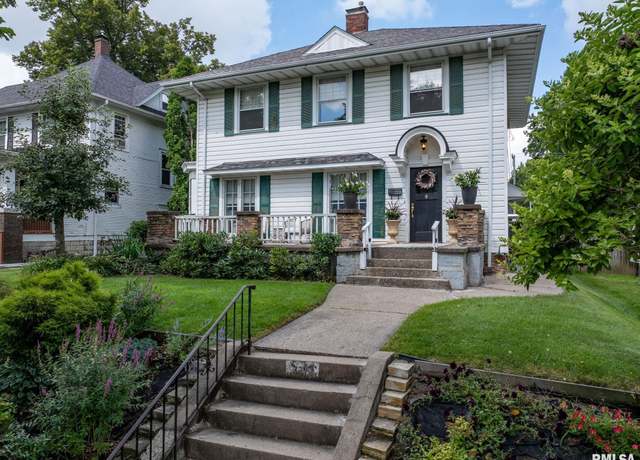 Property at 2318 Ripley St, Davenport, IA 52803, 3 beds, 2 baths