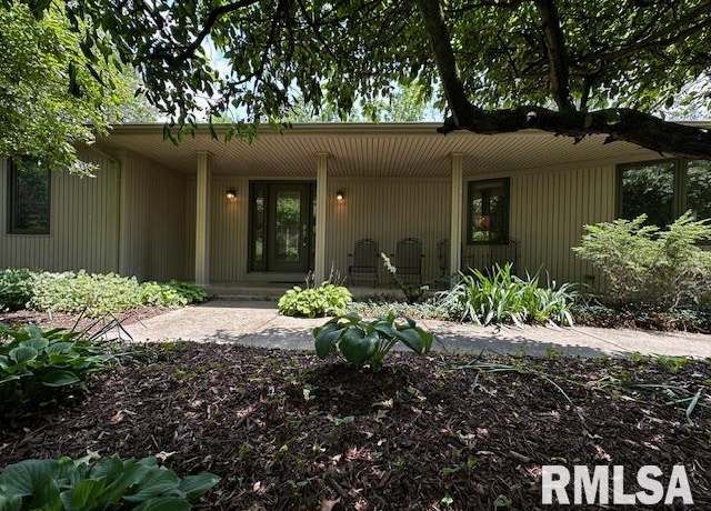 Property at 28009 230th St, Le Claire, IA 52753, 4 beds, 5 baths