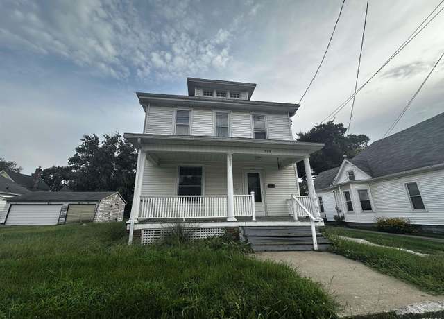Property at 615 W Lafayette Ave, Jacksonville, IL 62650, 3 beds, 1 bath