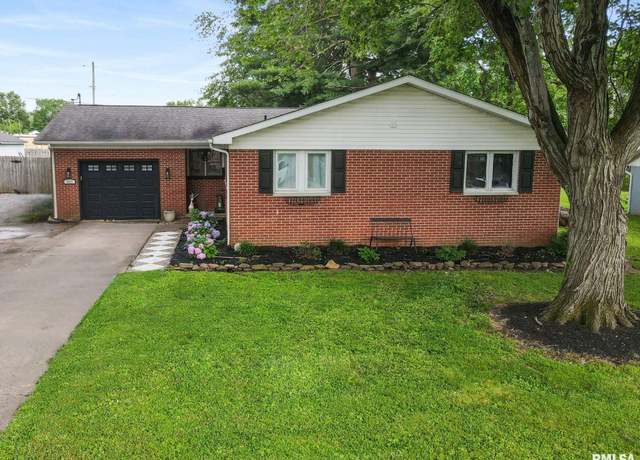 Property at 809 Dogwood Ln, Marion, IL 62959, 3 beds, 2 baths