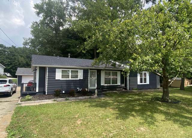 Property at 4726 N Ridgelawn Pl, Peoria, IL 61615, 3 beds, 2 baths