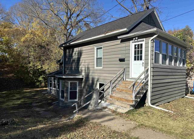 Property at 1322 Spring St, Davenport, IA 52803, 4 beds, 1 bath