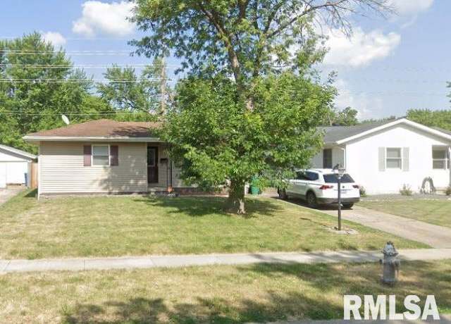 Property at 1812 Camden St, Springfield, IL 62702, 3 beds, 2 baths