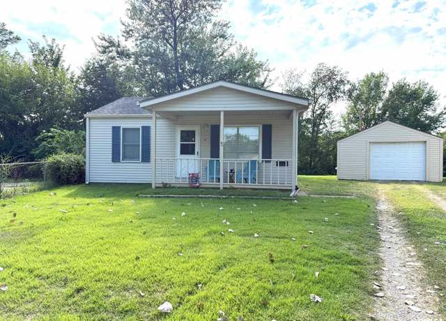 Property at 17 Lilac Ln, Springfield, IL 62702, 2 beds, 1 bath