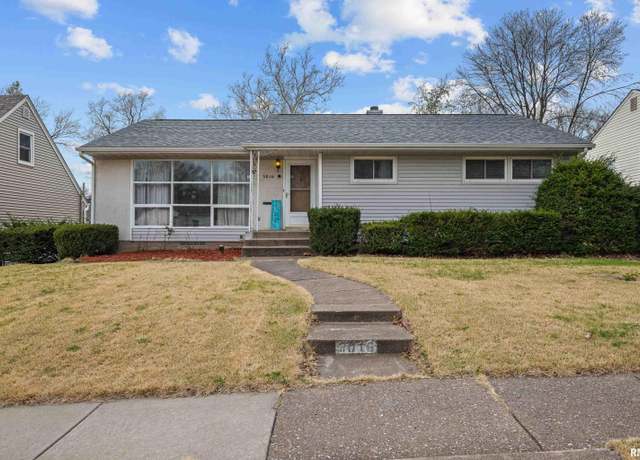 Property at 3016 Tremont Ave, Davenport, IA 52803, 3 beds, 2 baths