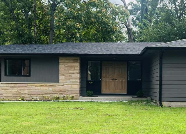 Property at 420 Caldwell St, Jacksonville, IL 62650, 2 beds, 1 bath