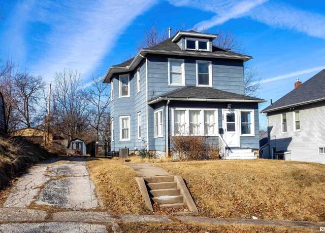 Property at 206 15th St, Silvis, IL 61282, 2 beds, 1.5 baths