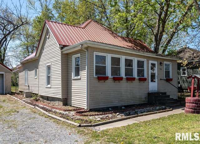 Property at 506 E Saint Louis St, West Frankfort, IL 62896, 2 beds, 1 bath