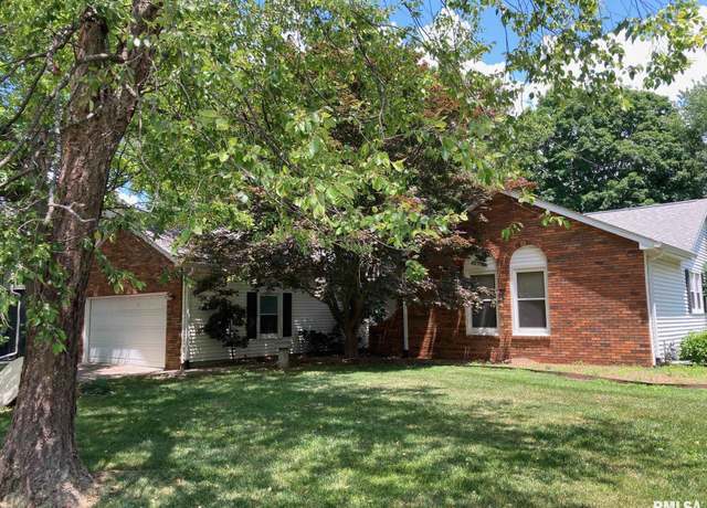 Property at 312 Astoria Rd, Springfield, IL 62704, 3 beds, 2 baths