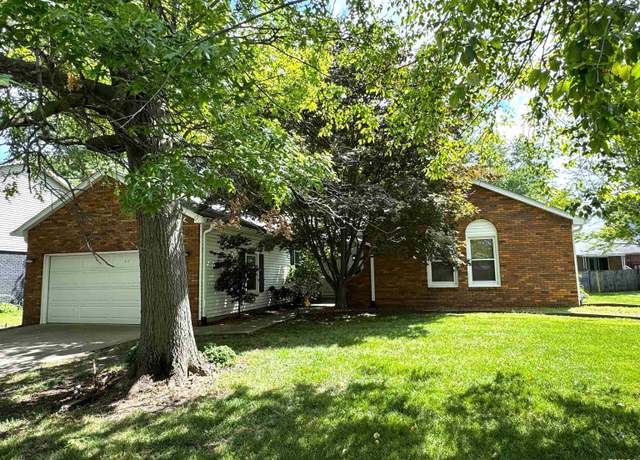 Property at 312 Astoria Rd, Springfield, IL 62704, 3 beds, 2 baths