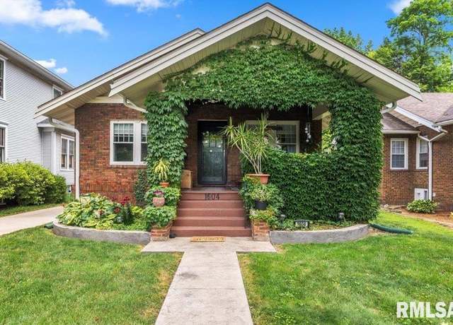 Property at 1604 S Lowell Ave, Springfield, IL 62704, 3 beds, 1.5 baths