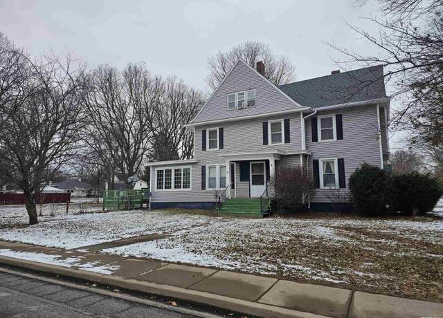 Property at 1508 N Cherry St, Galesburg, IL 61401, 4 beds, 2.5 baths