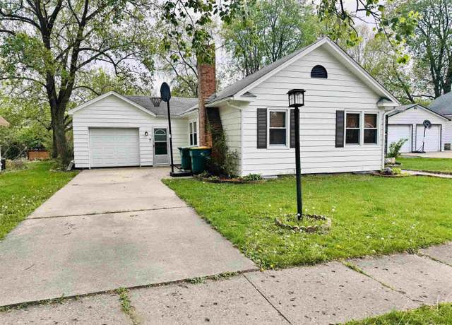Property at 711 E Piper St, Macomb, IL 61455, 4 beds, 2.5 baths