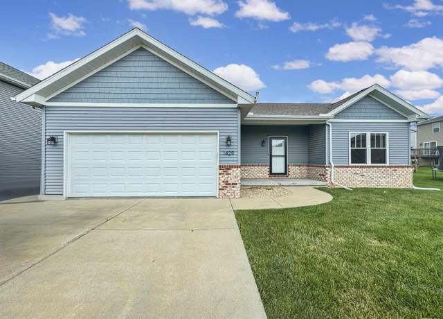 Property at 1429 Eagle Ave, Washington, IL 61571, 4 beds, 3 baths
