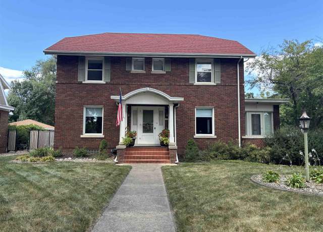 Property at 1109 Park Ave, Pekin, IL 61554, 3 beds, 2.5 baths