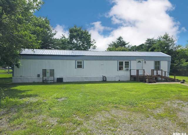 Property at 405 N Main St, Royalton, IL 62983, 2 beds, 1.5 baths