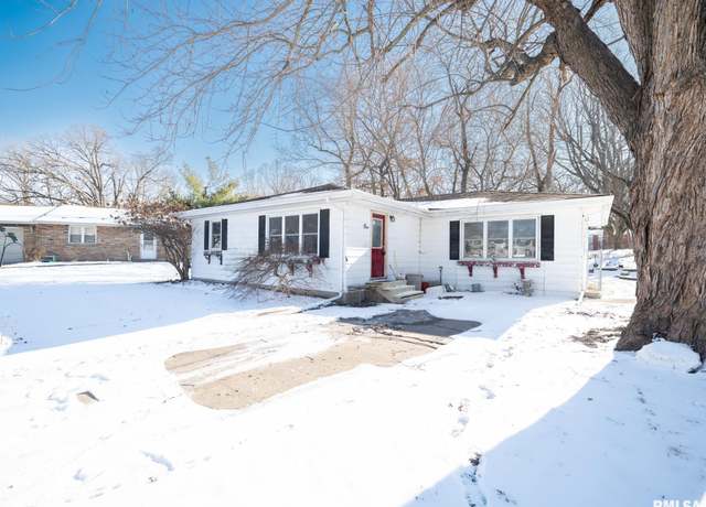 Property at 1 Brooklawn Ct, Pekin, IL 61554, 3 beds, 1 bath