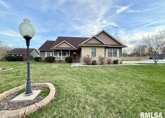 Property at 1200 Wildflower Ln, Herrin, IL 62948, 3 beds, 2 baths