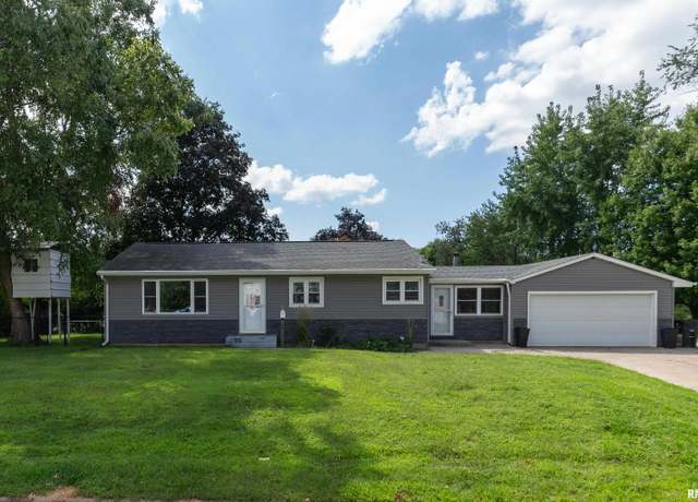 Property at 2426 40th St, Rock Island, IL 61201, 5 beds, 2 baths