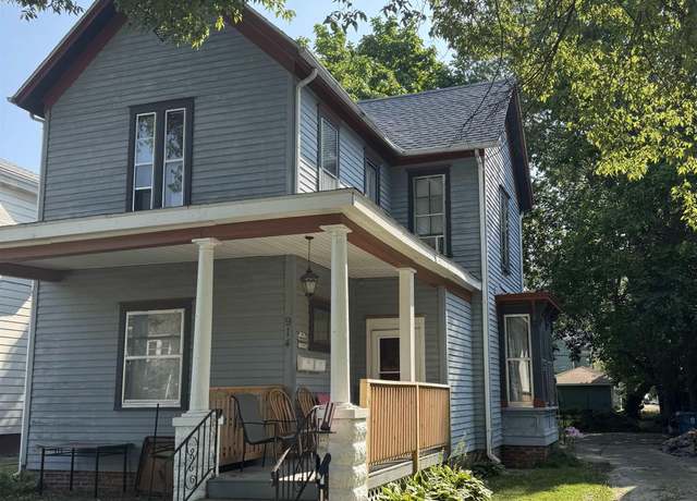 Property at 914 N 5th Street St, Springfield, IL 62702, 4 beds, 2 baths