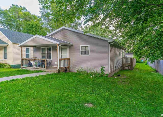 Property at 716 S Kickapoo St, Lincoln, IL 62656, 3 beds, 1 bath