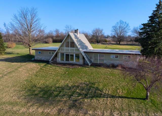 Property at 1487 Main Ave, Clinton, IA 52732, 3 beds, 3.5 baths