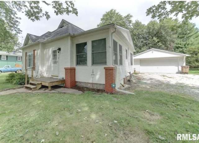 Property at 403 E Center St, Loami, IL 62661, 2 beds, 1 bath