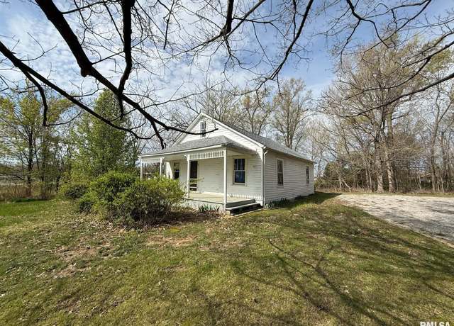 Property at 1411 Main St, Carterville, IL 62918, 2 beds, 1 bath