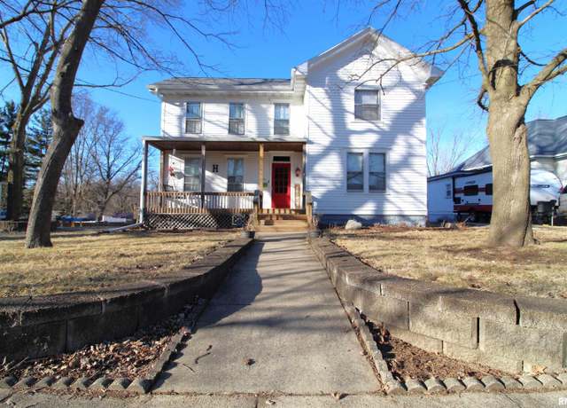 Property at 301 E Jefferson St, Washington, IL 61571, 5 beds, 3 baths