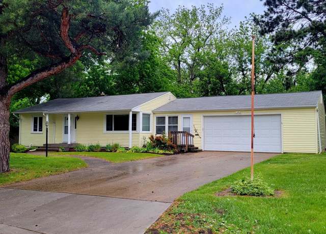 Property at 2727 32nd Avenue Court, Rock Island, IL 61201, 2 beds, 2 baths