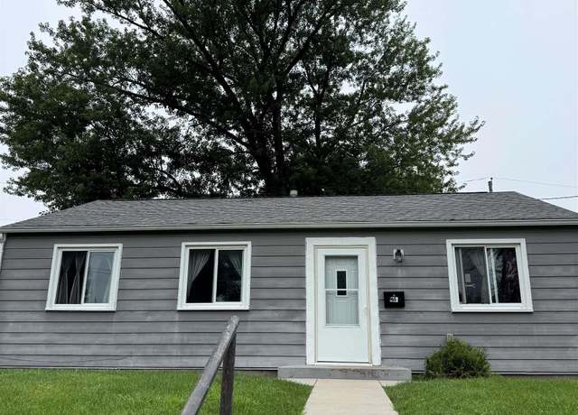 Property at 965 41st St, Moline, IL 61265, 3 beds, 1 bath
