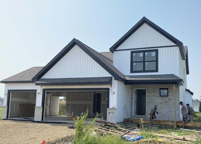 Property at 304 Hodges Ct, Chatham, IL 62629, 4 beds, 2.5 baths