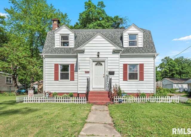 Property at 2552 S 7th St, Springfield, IL 62703, 2 beds, 1.5 baths