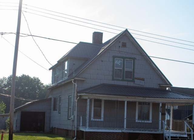Property at 17 N 5th Ave, Canton, IL 61520, 3 beds, 2 baths