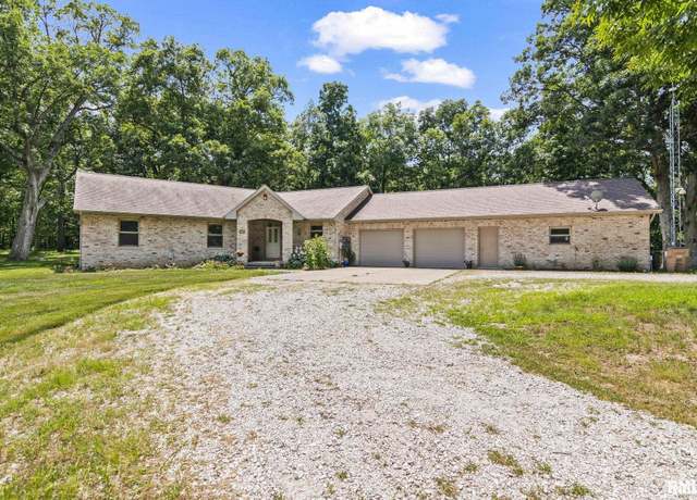 Property at 510 W Elm St, Thayer, IL 62615, 3 beds, 2.5 baths