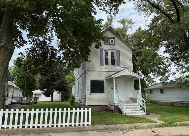 Property at 1009 W Smith St, Peoria, IL 61605, 2 beds, 1 bath
