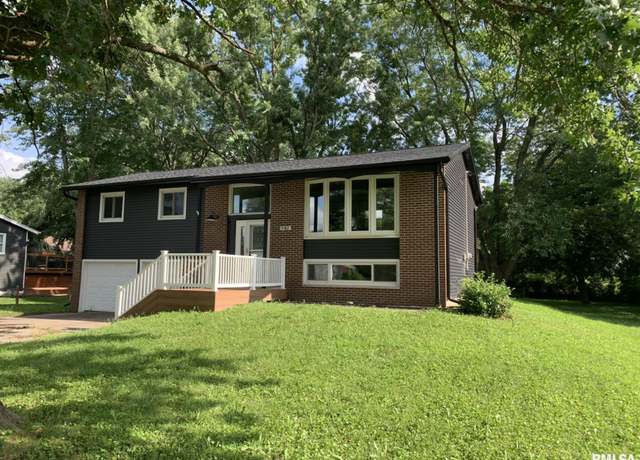 Property at 142 Lakeland Dr, Galesburg, IL 61401, 4 beds, 2 baths