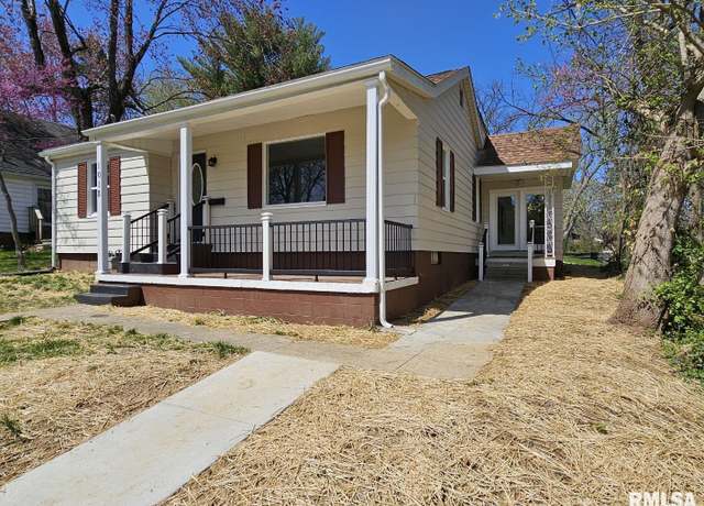 Property at 1018 Pace Ave, Mt Vernon, IL 62864, 3 beds, 2 baths