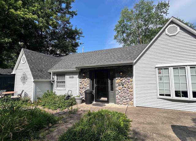 Property at 3240 S 1st South St, Springfield, IL 62703-4332, 2 beds, 1 bath