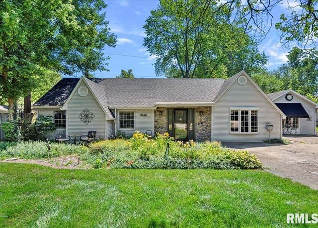 Property at 3240 S 1st St, Springfield, IL 62703-4332, 2 beds, 1 bath