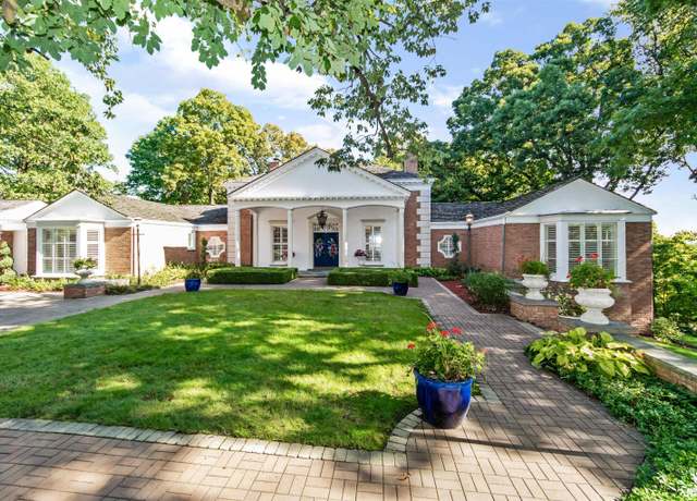Property at 7618 N Edgewild Dr, Peoria, IL 61614, 5 beds, 4 baths