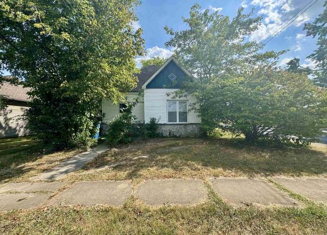 Property at 212 W Sylvia Ave, Christopher, IL 62822, 3 beds, 1 bath