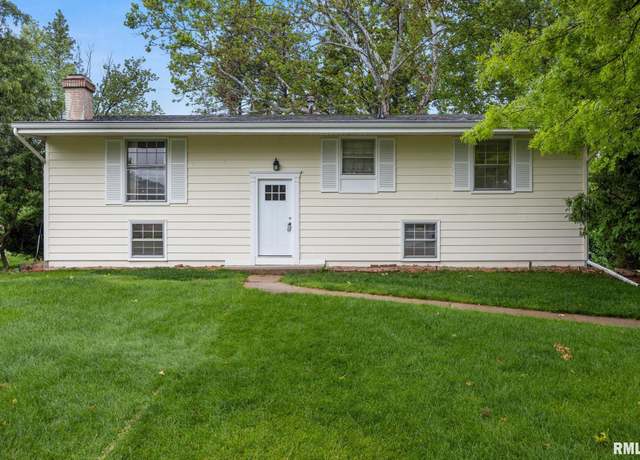 Property at 7031 N Patton Ln, Peoria, IL 61614, 3 beds, 2.5 baths