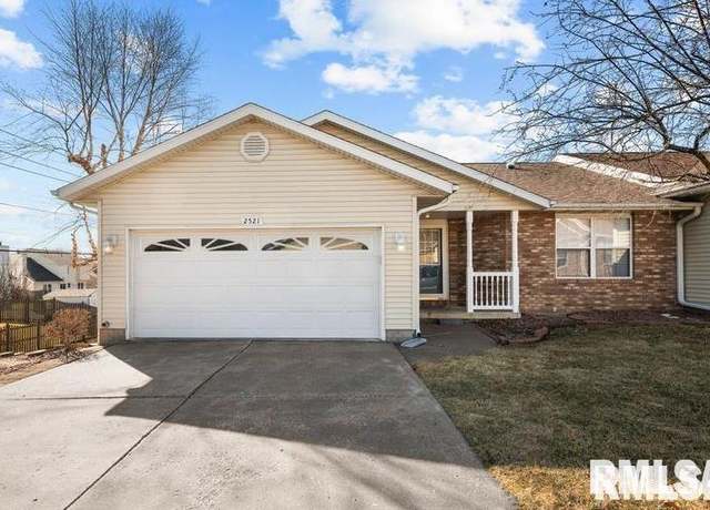 Property at 2521 W 63rd St, Davenport, IA 52806, 3 beds, 3 baths