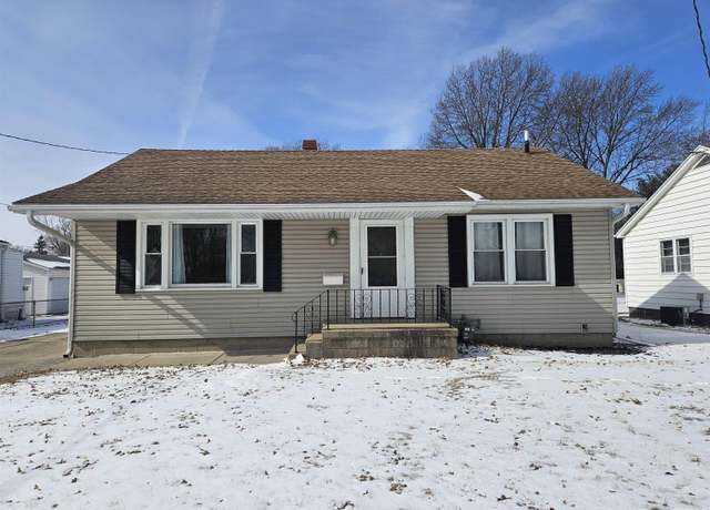 Property at 1328 Florence Ave, Galesburg, IL 61401, 4 beds, 1.5 baths