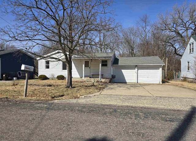 Property at 117 Kohl St, Creve Coeur, IL 61610, 1 bed, 1 bath